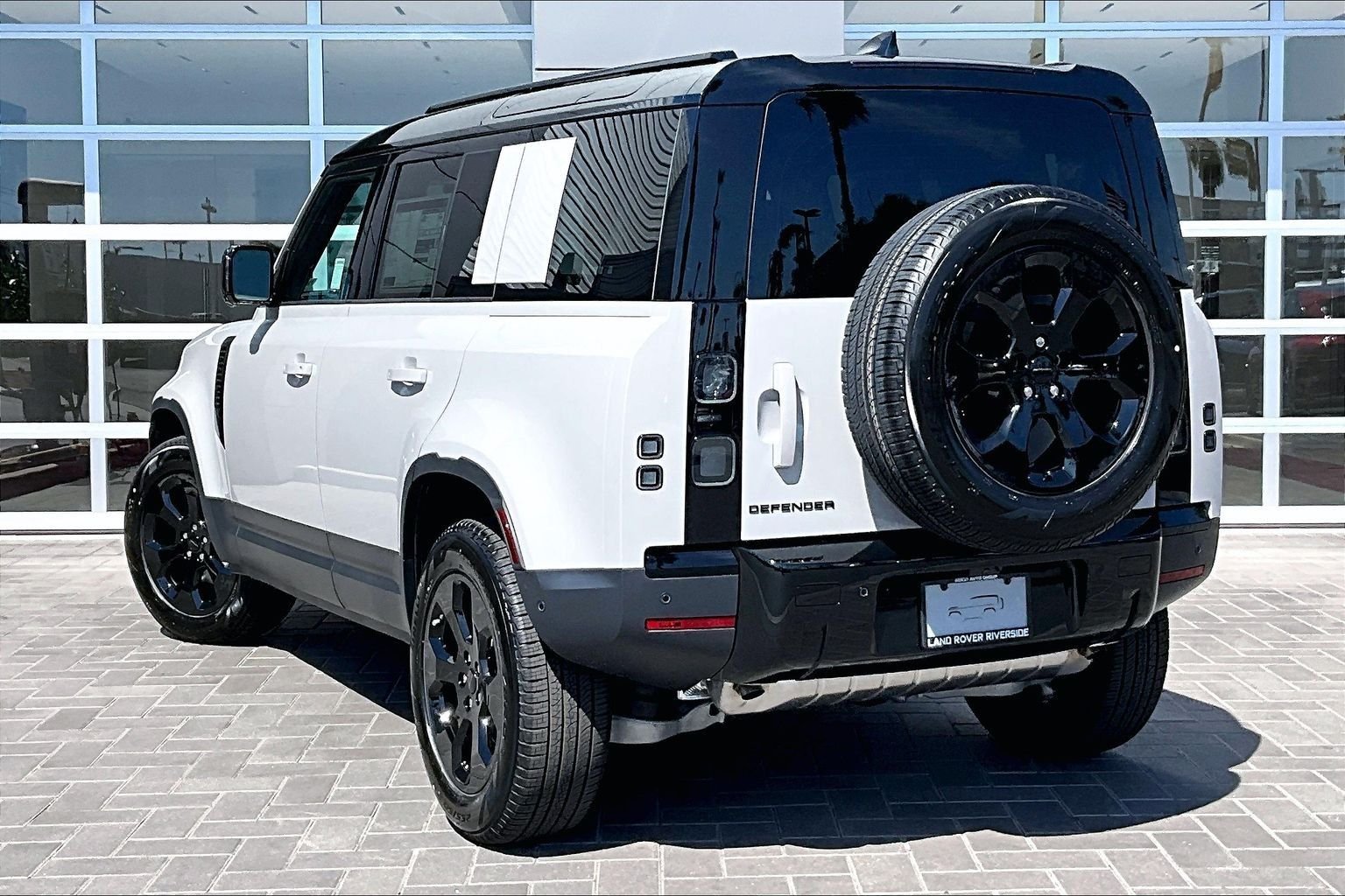 New 2026 Borasco Grey Land Rover S image 3