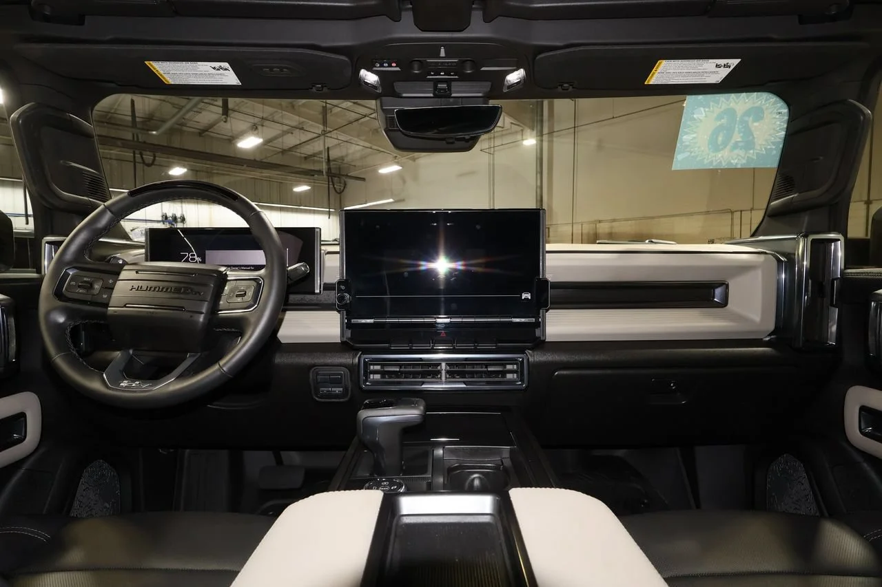 Used 2026 Graphite Blue Metallic GMC 2X image 27