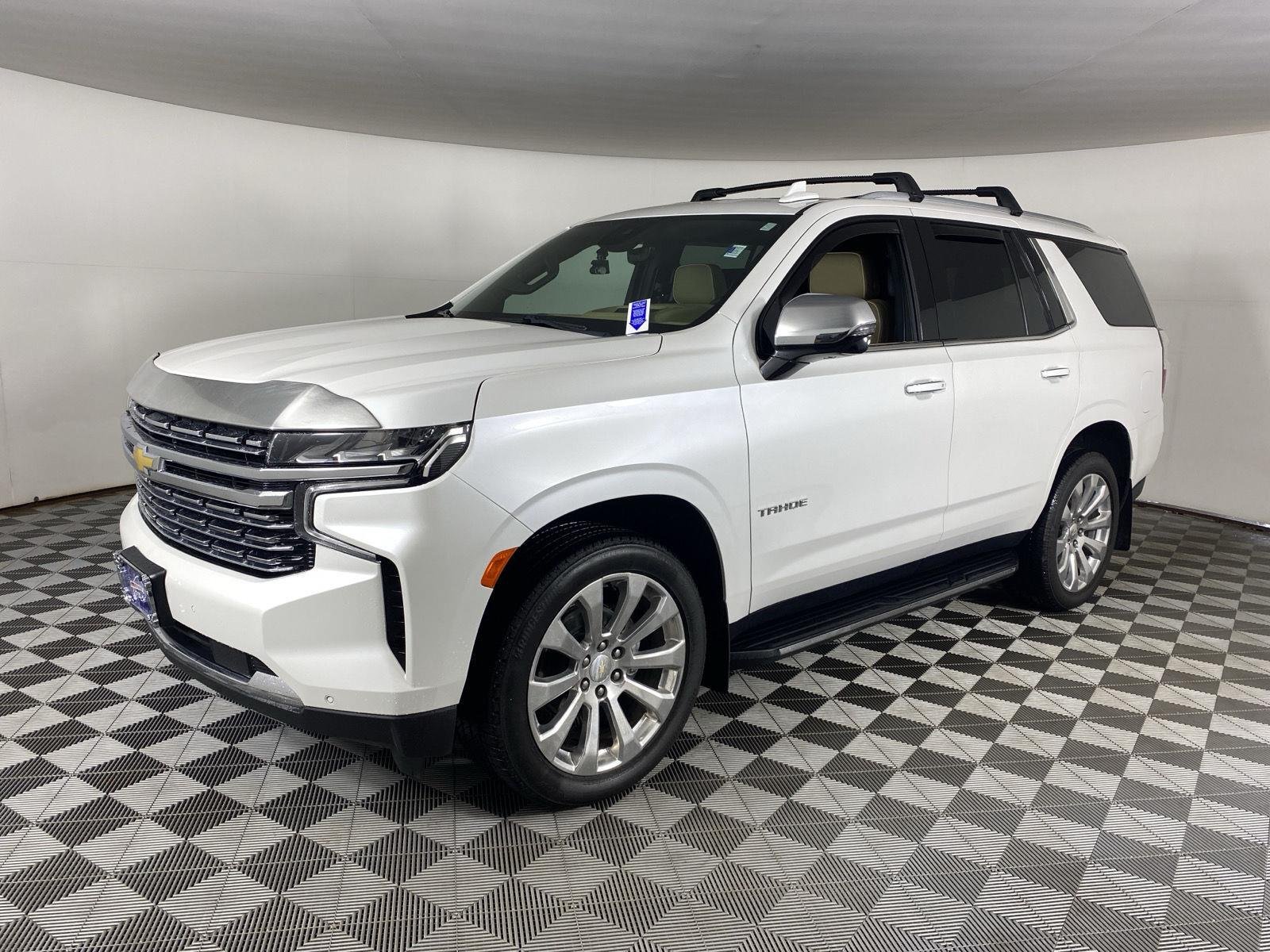Used 2023 Iridescent Pearl Tricoat Chevrolet Premier image 3