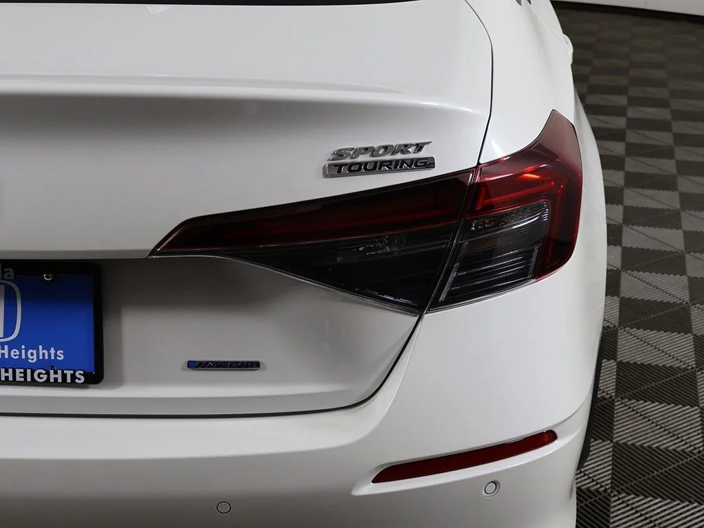 Used 2025 Platinum White Pearl Honda Sport Touring image 18