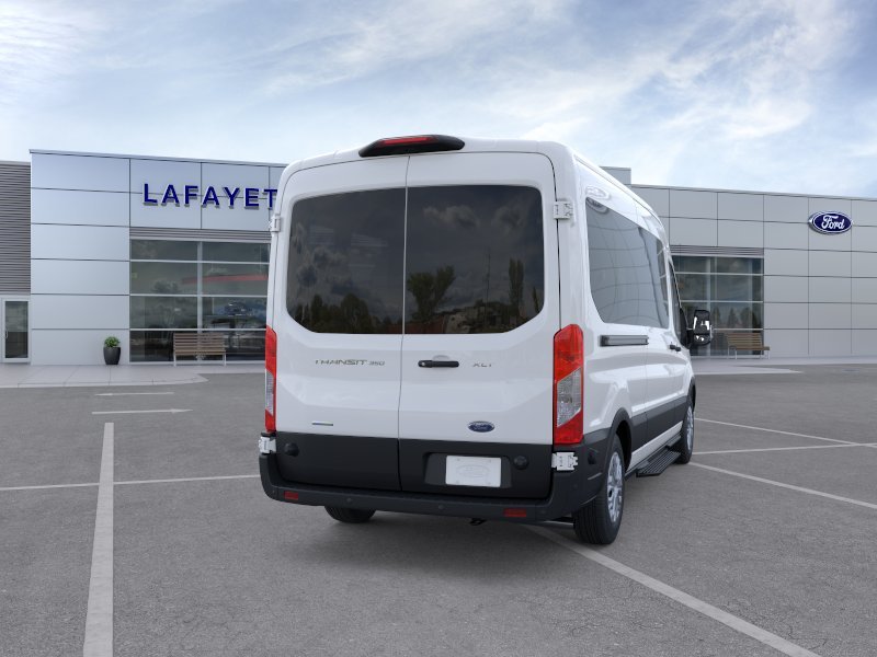 New 2025 Oxford White Ford XLT image 8