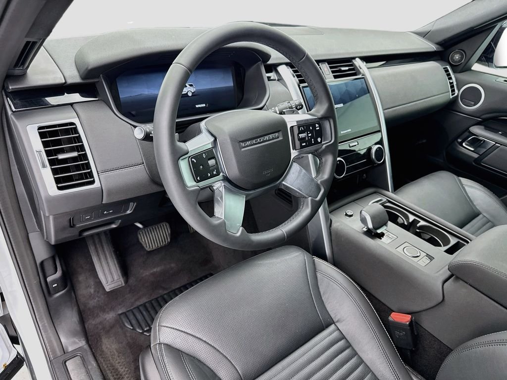 Certified Used 2025 Fuji White Land Rover S image 9