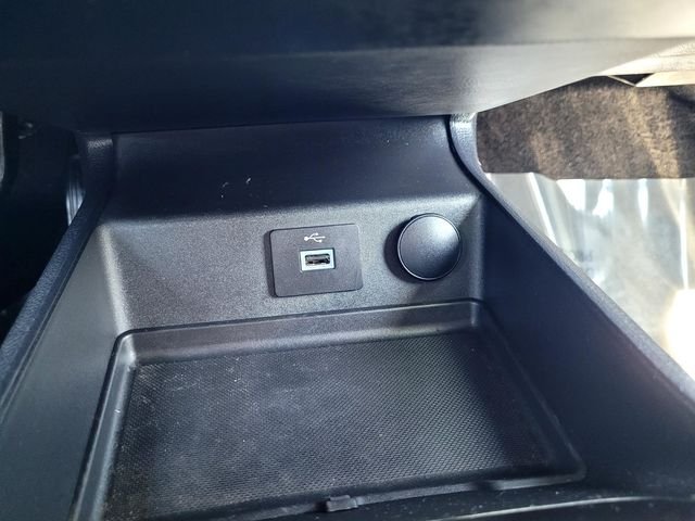 Used 2017 White Ford SE image 18