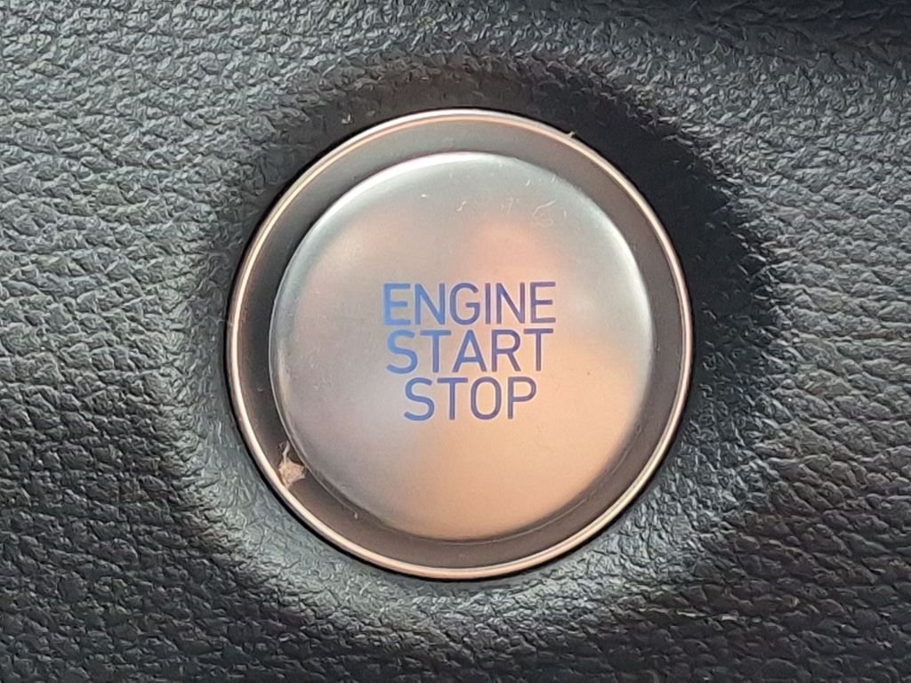 Used 2023 Silver Hyundai SEL image 16