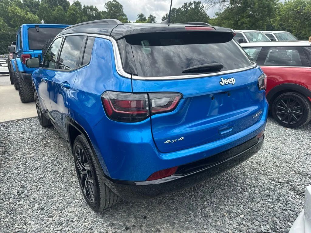 Used 2024 Blue Jeep Limited image 4