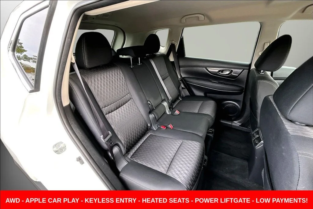 Used 2019 White Nissan SV image 31