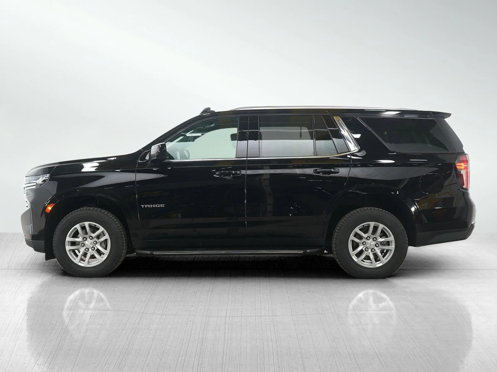 Used 2023 Chevrolet Tahoe LT with VIN 1GNSKNKD0PR419348 for sale in White Bear Lake, Minnesota