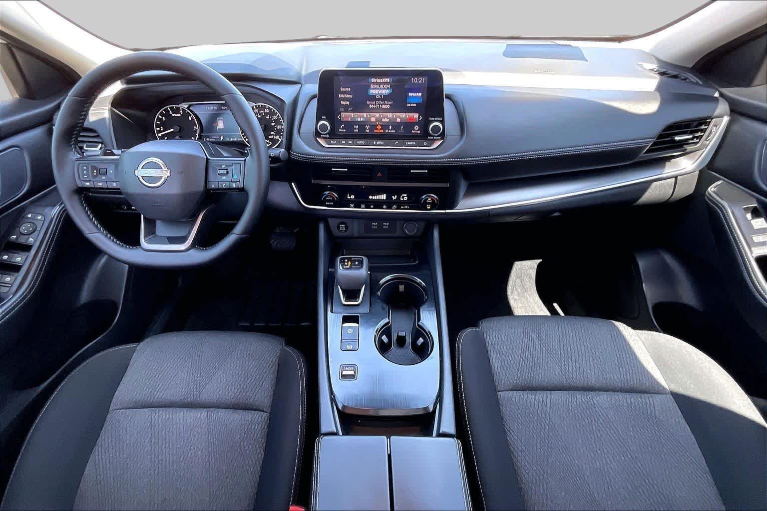 Used 2025 Everest White P Nissan SV image 14