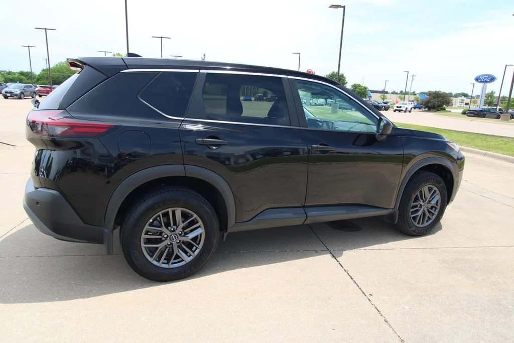 Used 2023 Black Nissan S image 5