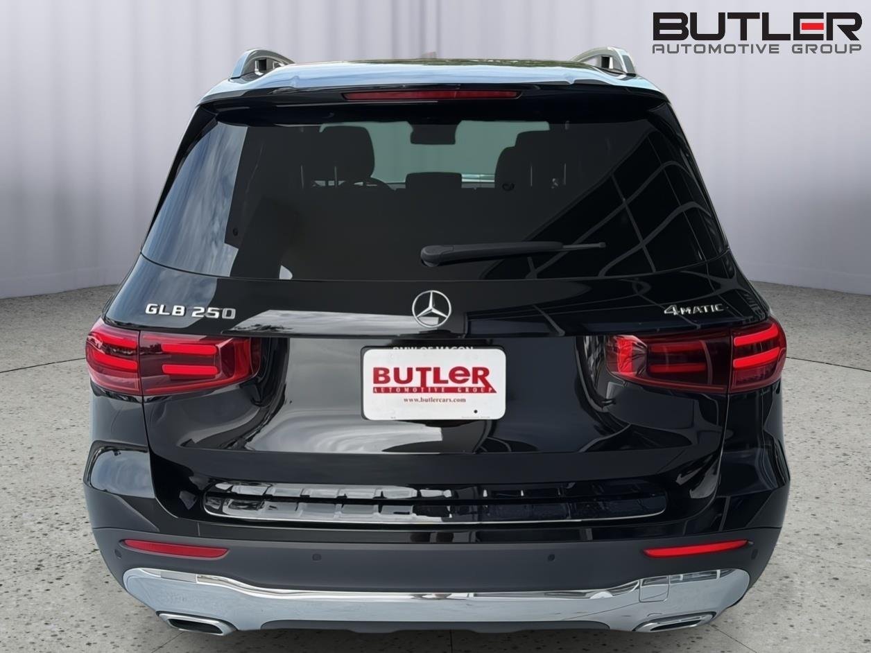 Used 2024 Night Black Mercedes-Benz GLB 250 image 5