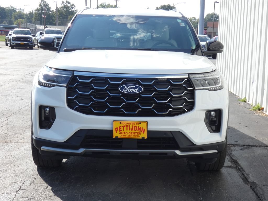 New 2027 Star White Metallic Tri-Coat Ford Platinum™ image 4