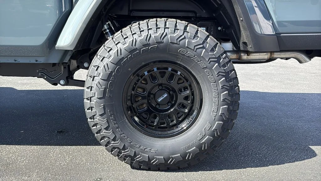 New 2026 Anvil Clear-Coat Exterior Paint Jeep Sport S image 7