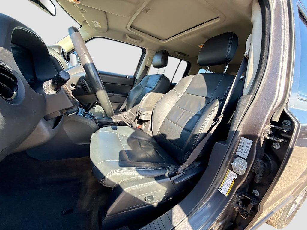 Used 2016 Gray Jeep Latitude image 23
