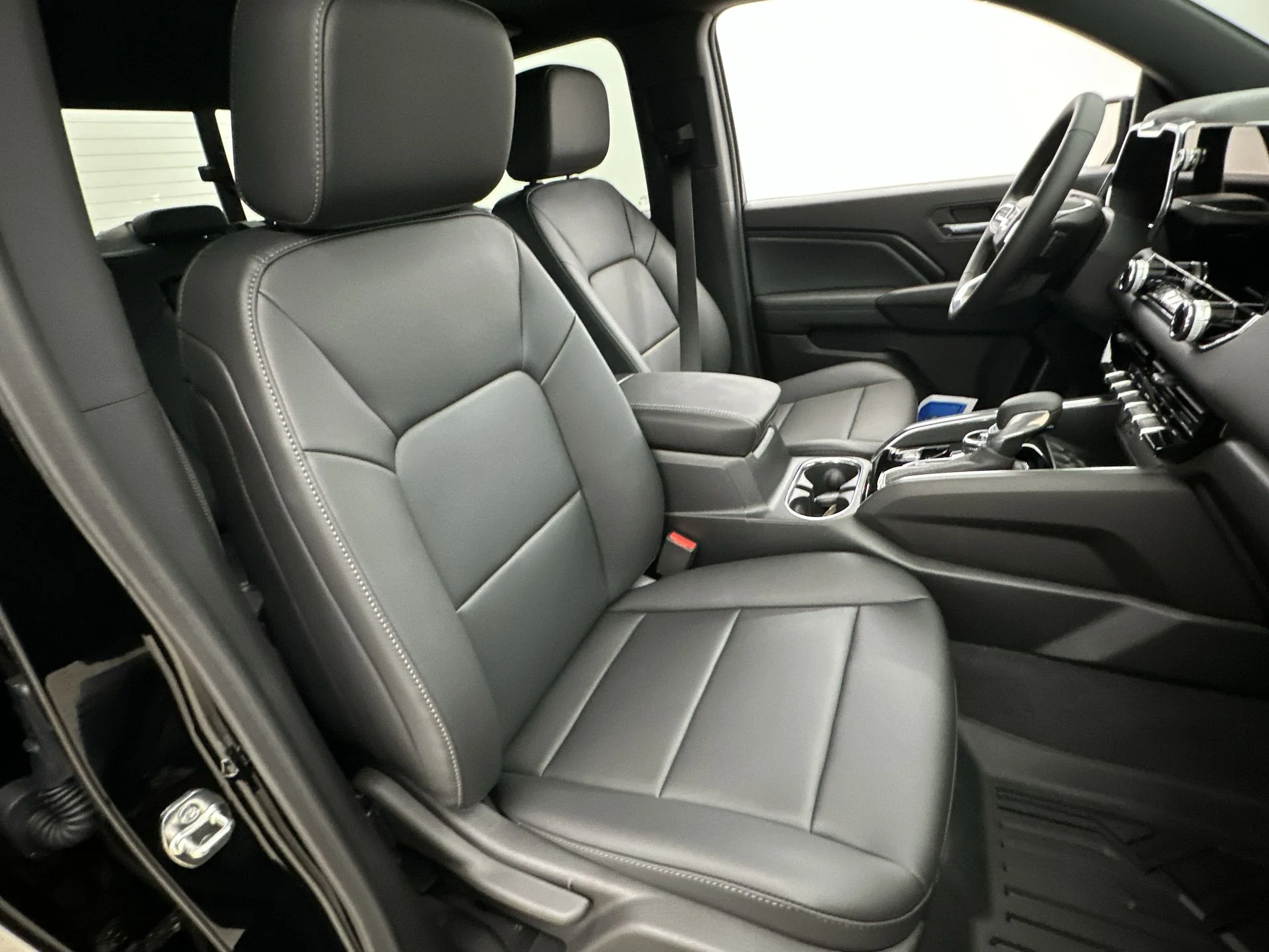 New 2026 Onyx Black GMC Elevation image 82