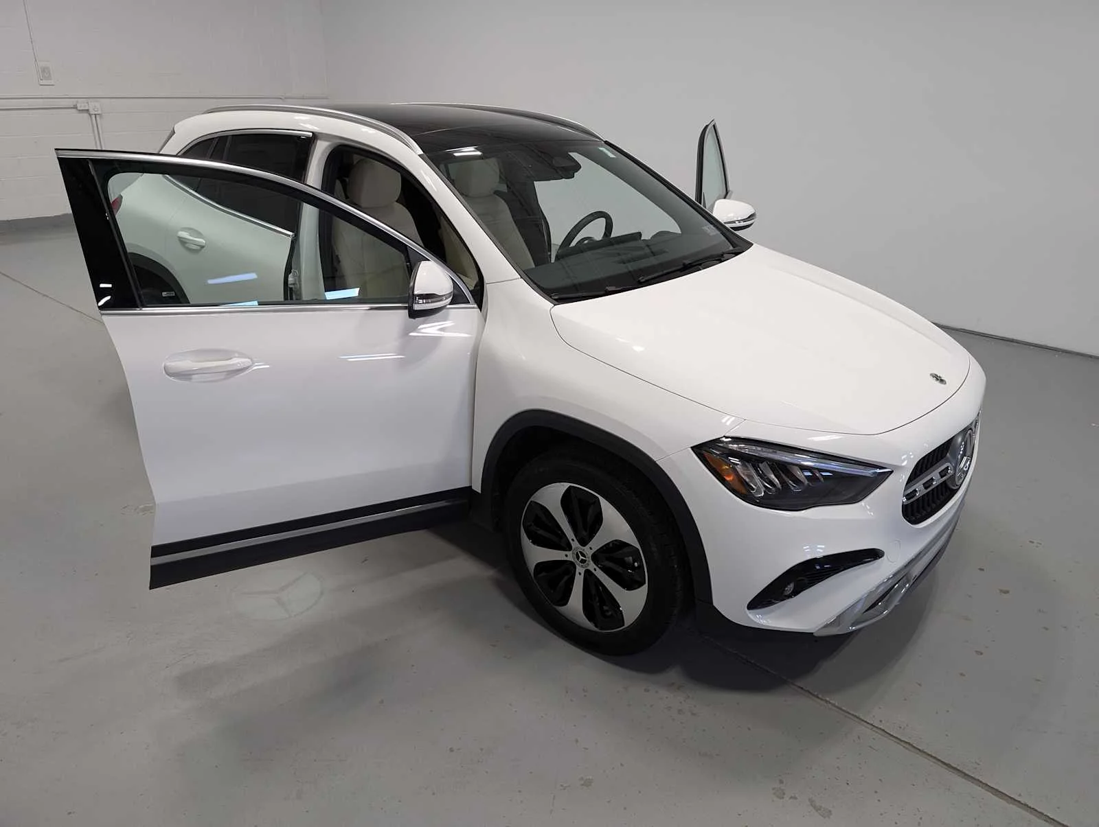 Used 2026 Polar White Mercedes-Benz GLA 250 image 15