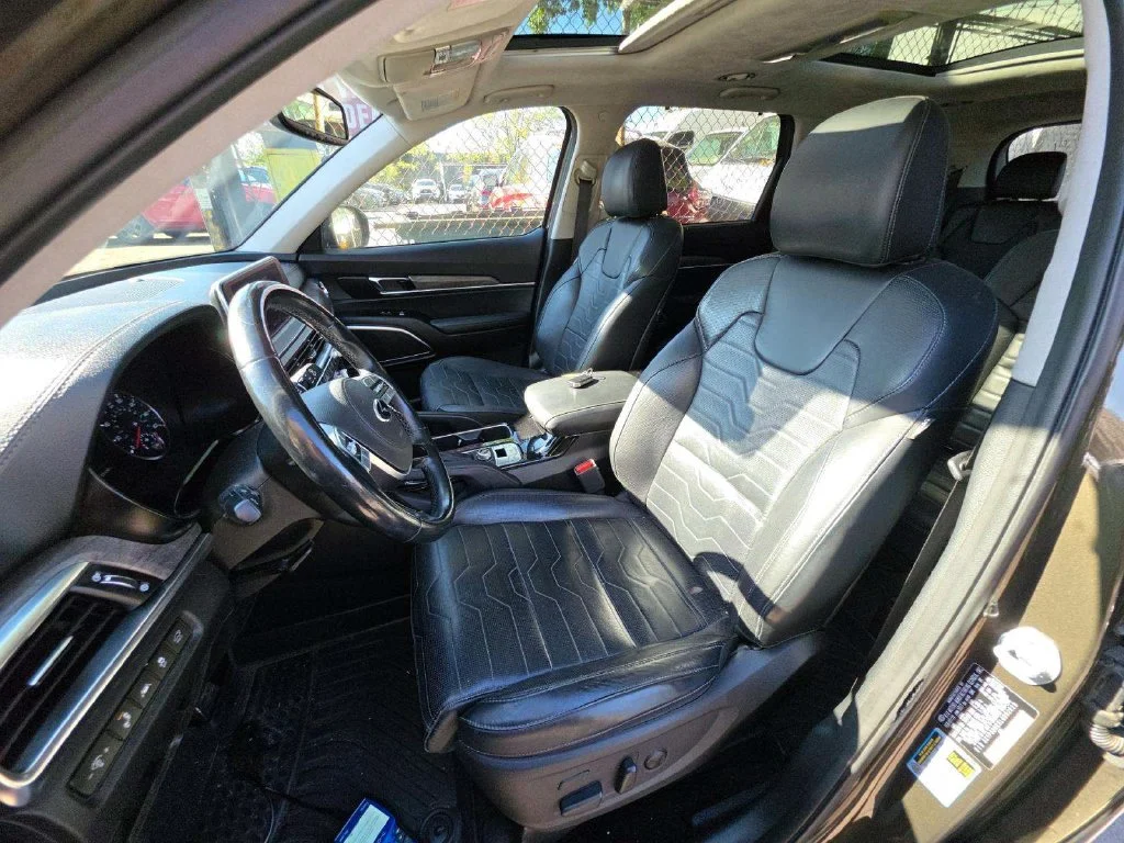 Used 2020 Dark Moss Kia SX image 5