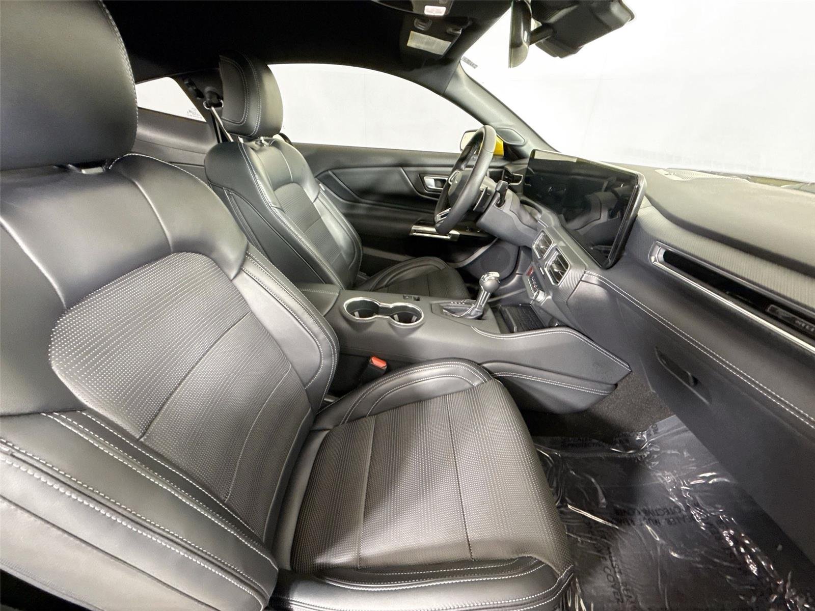 Used 2024 Yellow Splash Metallic Tri-coat Ford GT Premium image 41