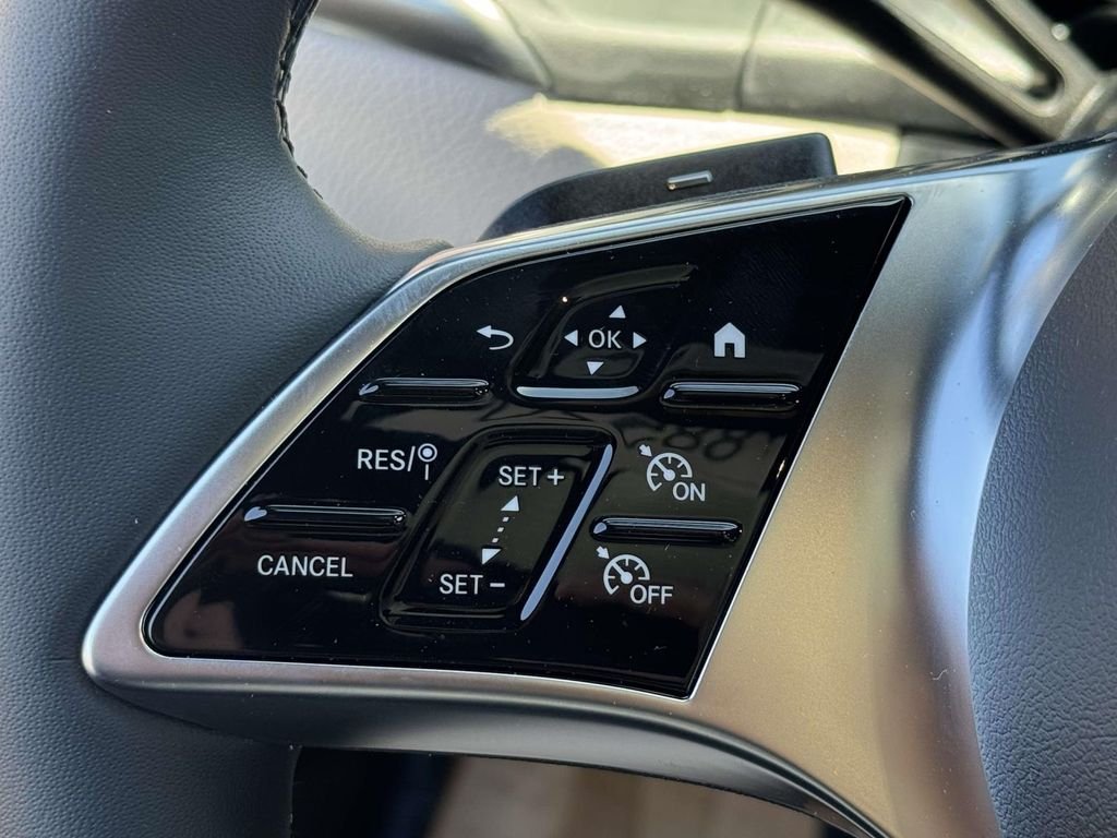 New 2026 Polar White Mercedes-Benz GLC 300 image 22