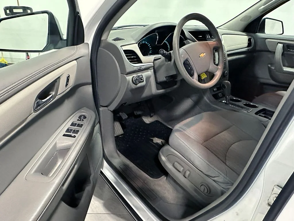 Used 2017 White Chevrolet LS image 19