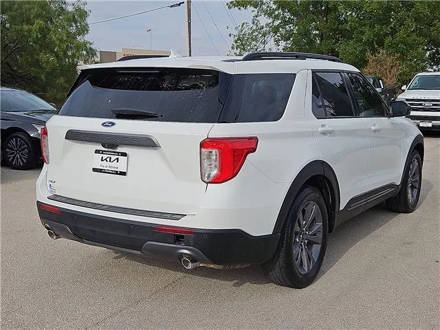 Used 2022 Iconic Silver Metallic Ford XLT 4x2 image 4