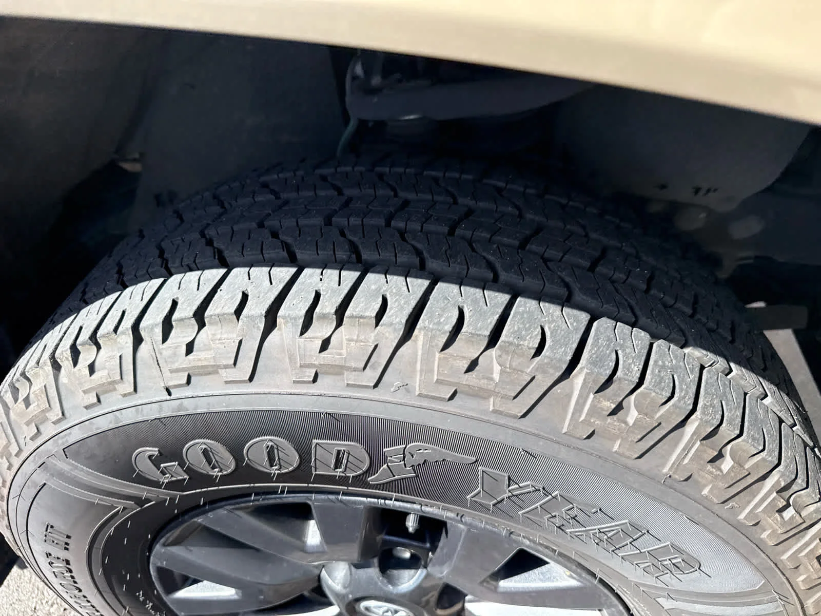 Used 2020 Toyota Tacoma SR5 with VIN 5TFAZ5CN7LX093626 for sale in Little Rock