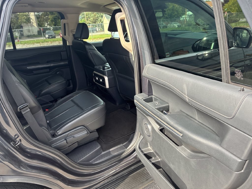 Used 2024 Dark Matter Gray Ford XLT image 36