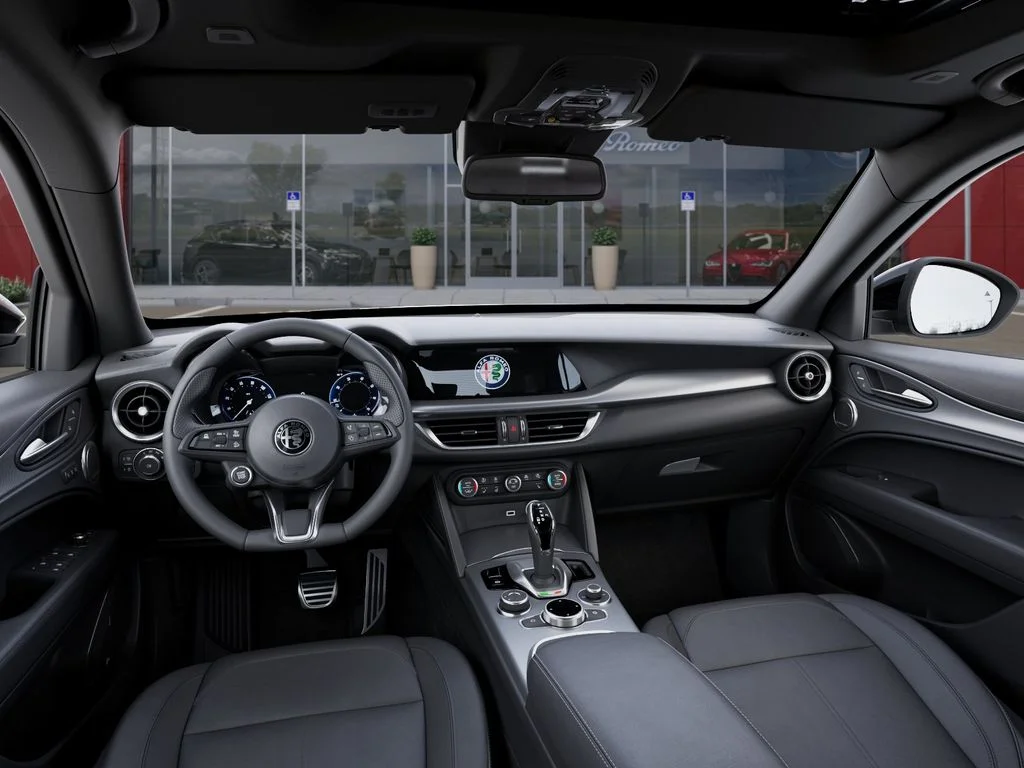 New 2026 Milano White Exterior Paint Alfa Romeo Base image 14