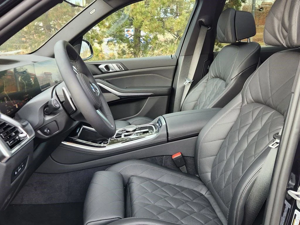 Used 2026 Carbon Black Metallic BMW xDrive40i image 10