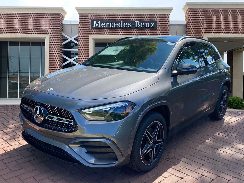 Used 2025 Mountain Grey Metallic Mercedes-Benz GLA 250 image 2