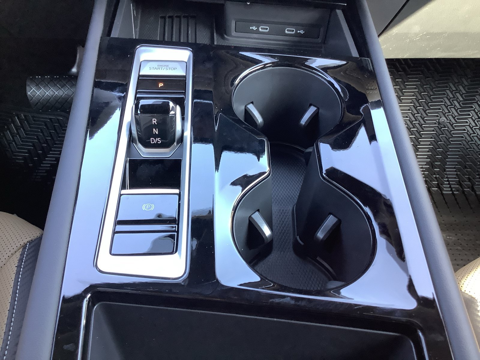 New 2026 DEEP BLACK Volkswagen 2.0T SE w/Technology image 15