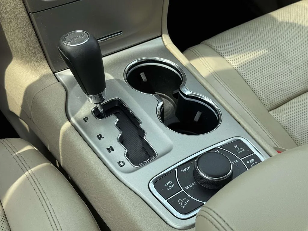 Used 2013 Gray Jeep Limited image 21