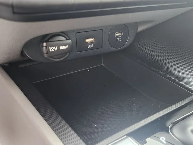 Used 2025 White Hyundai SE image 28