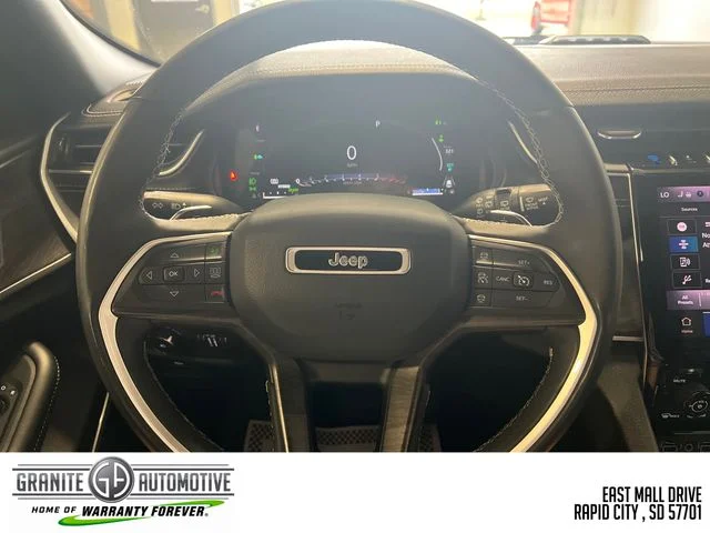 Used 2024 Silver Jeep 4xe image 10