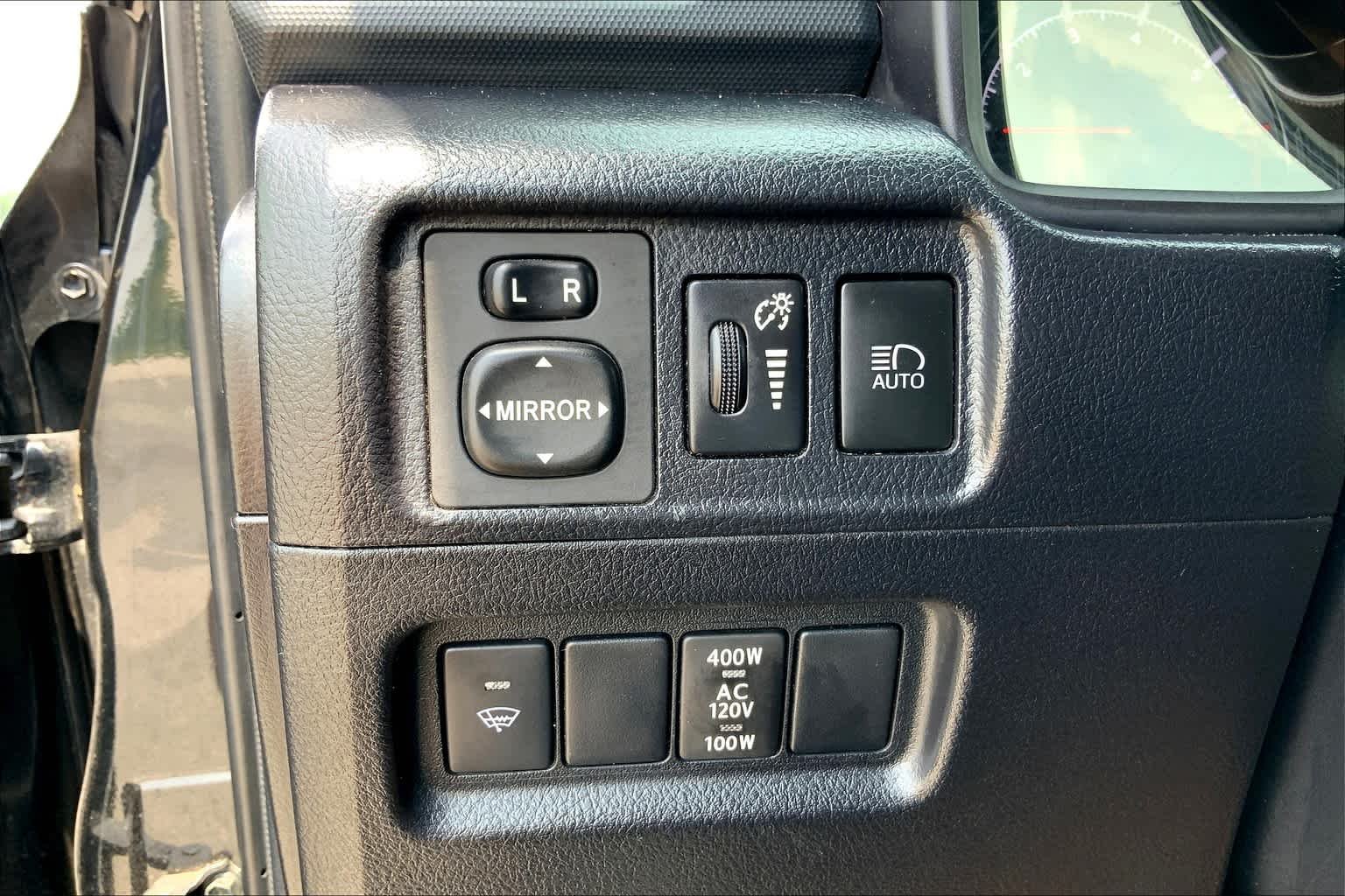 Used 2021 Midnight Black Metallic Toyota SR5 image 31