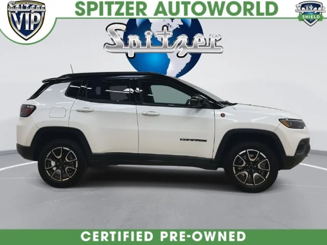 Used 2025 White Jeep Trailhawk image 4
