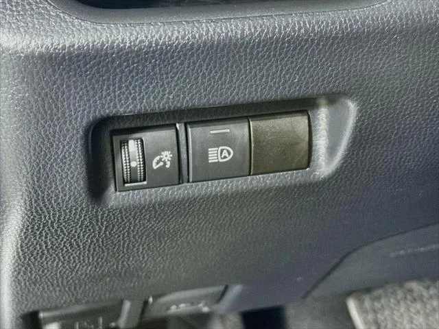 Certified Used 2020 SILVER SKY METALLIC Toyota  image 10