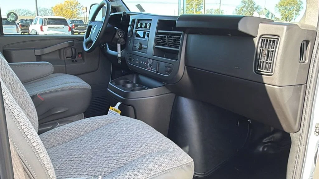 2025 Chevrolet Express Cargo Work Van - Photo 25