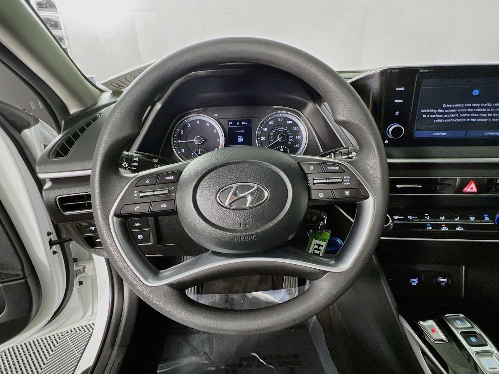 Used 2023 Serenity White Hyundai SE image 11