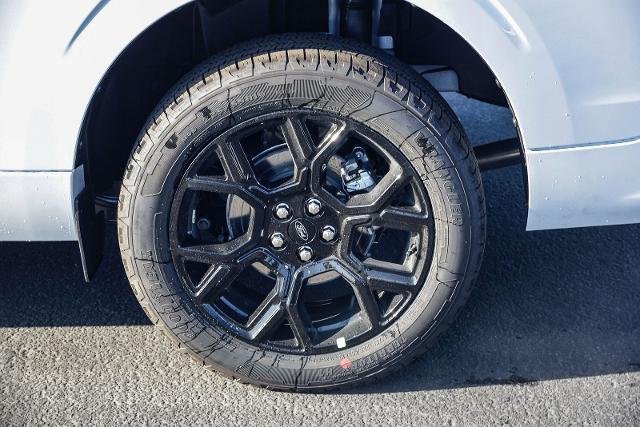 New 2026 Space White Metallic Ford Lobo™ image 36