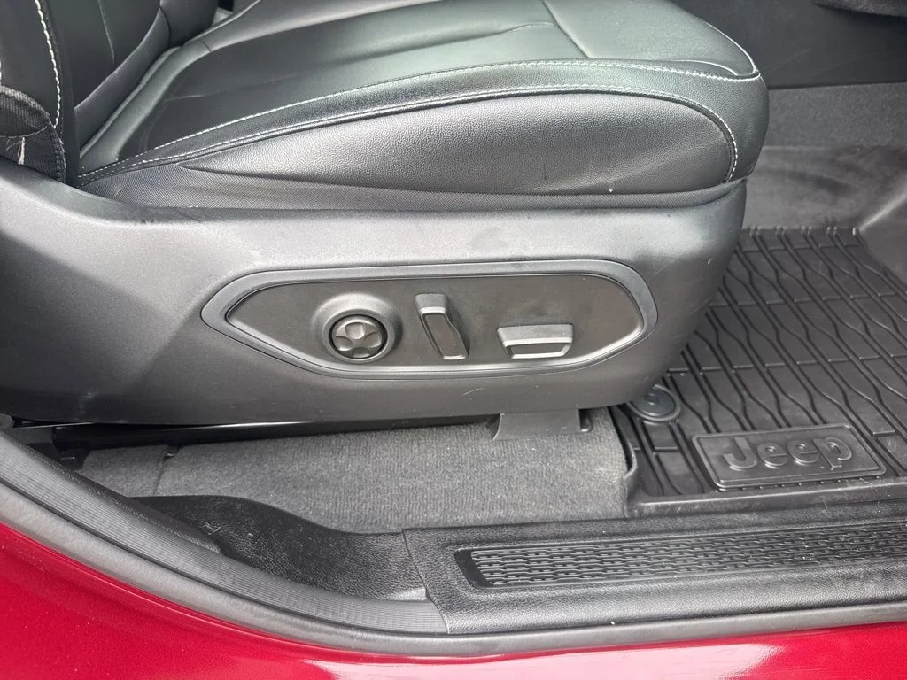 Used 2023 Red Jeep Limited image 35