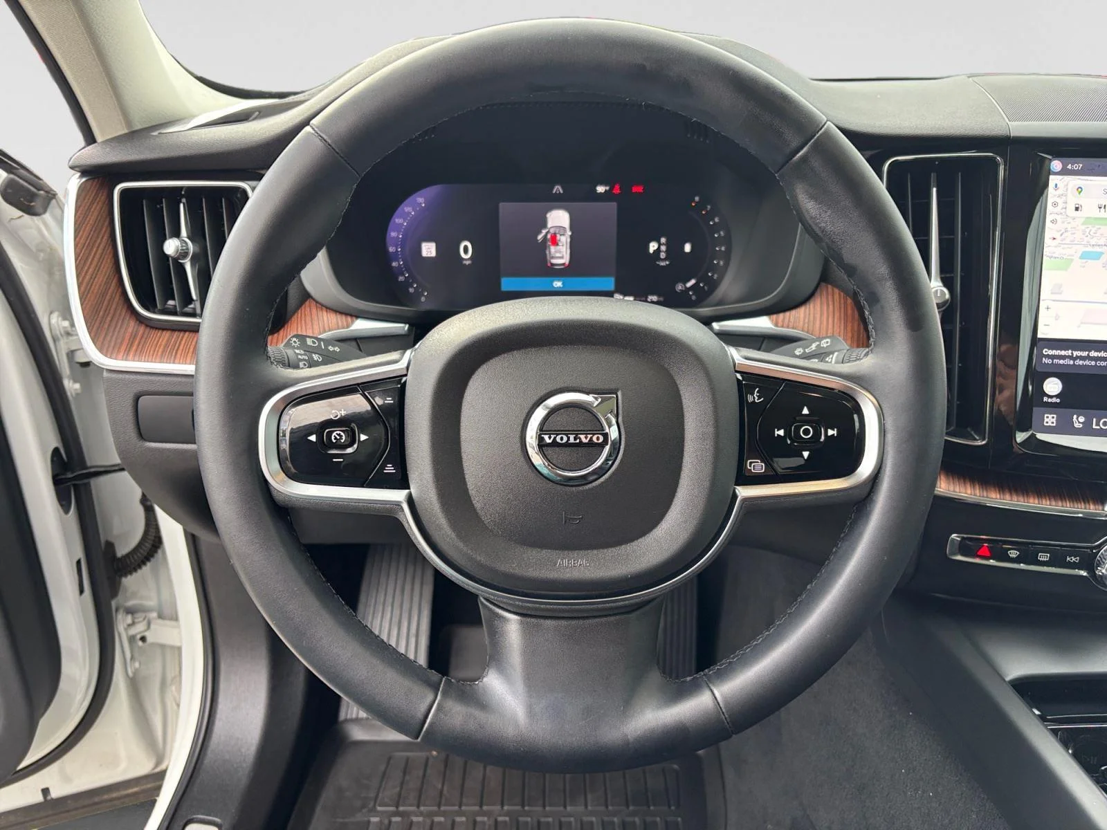 Used 2024 Crystal White Metallic Volvo Plus Dark Theme image 11