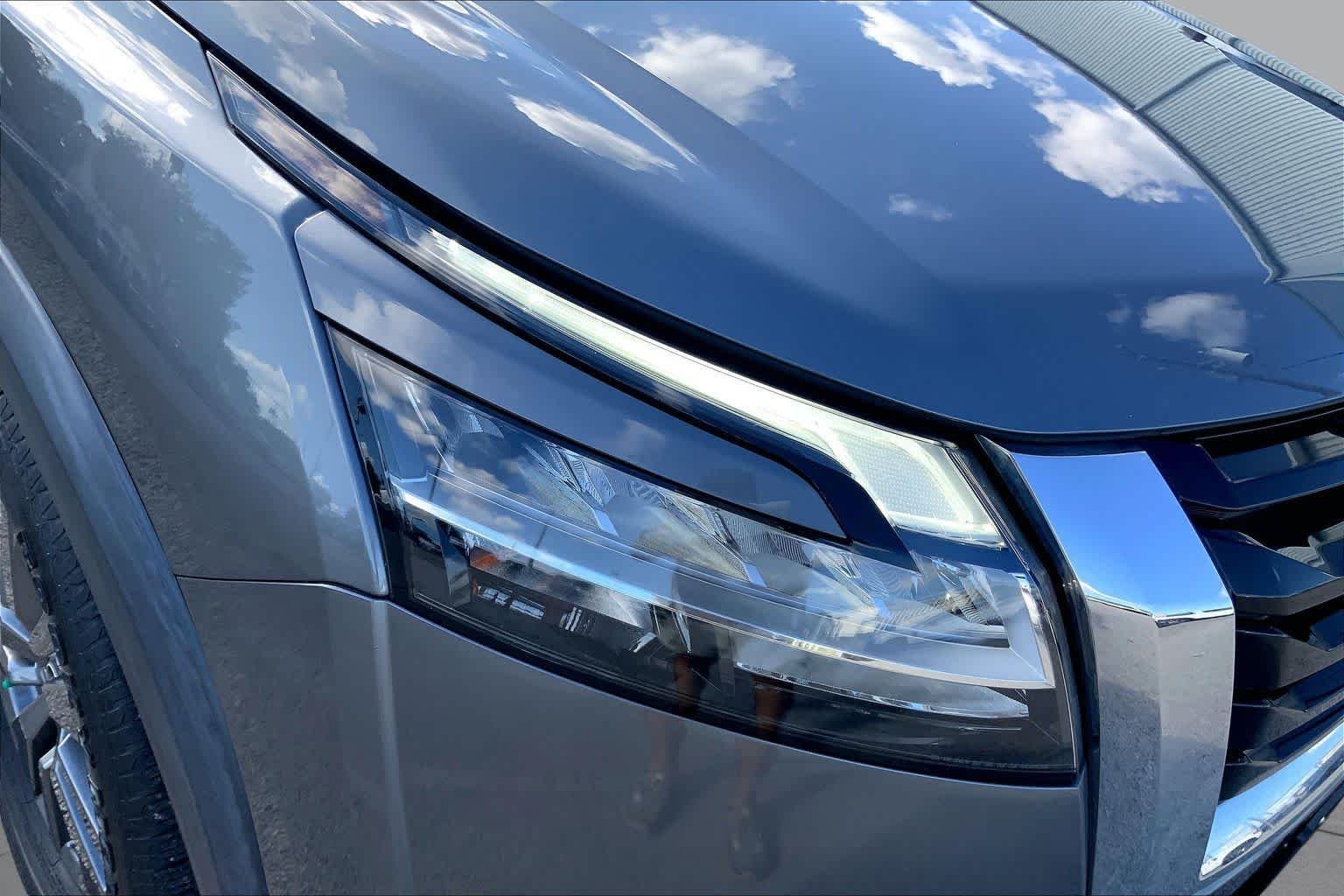 Used 2022 Gun Metallic Nissan S image 28