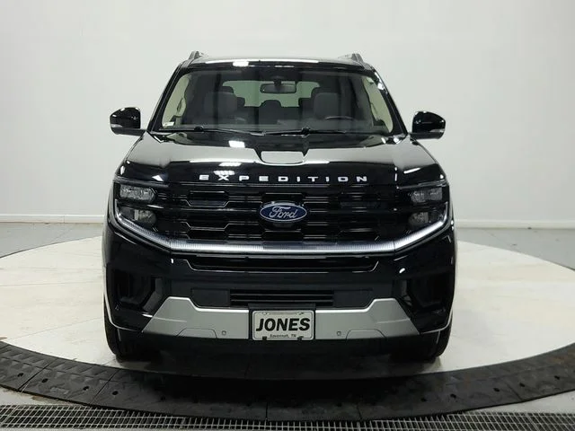 Used 2025 Black Ford Platinum image 3