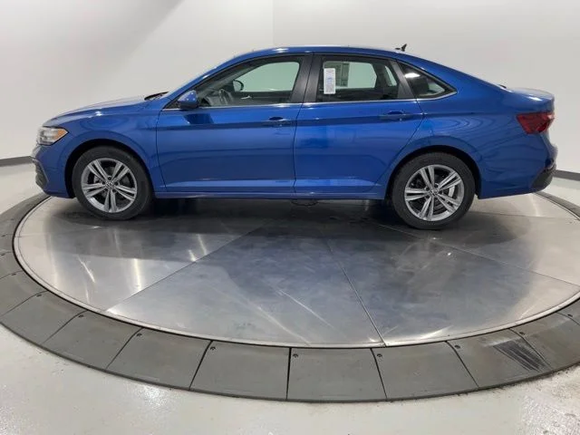 3VW7M7BUXRM016211