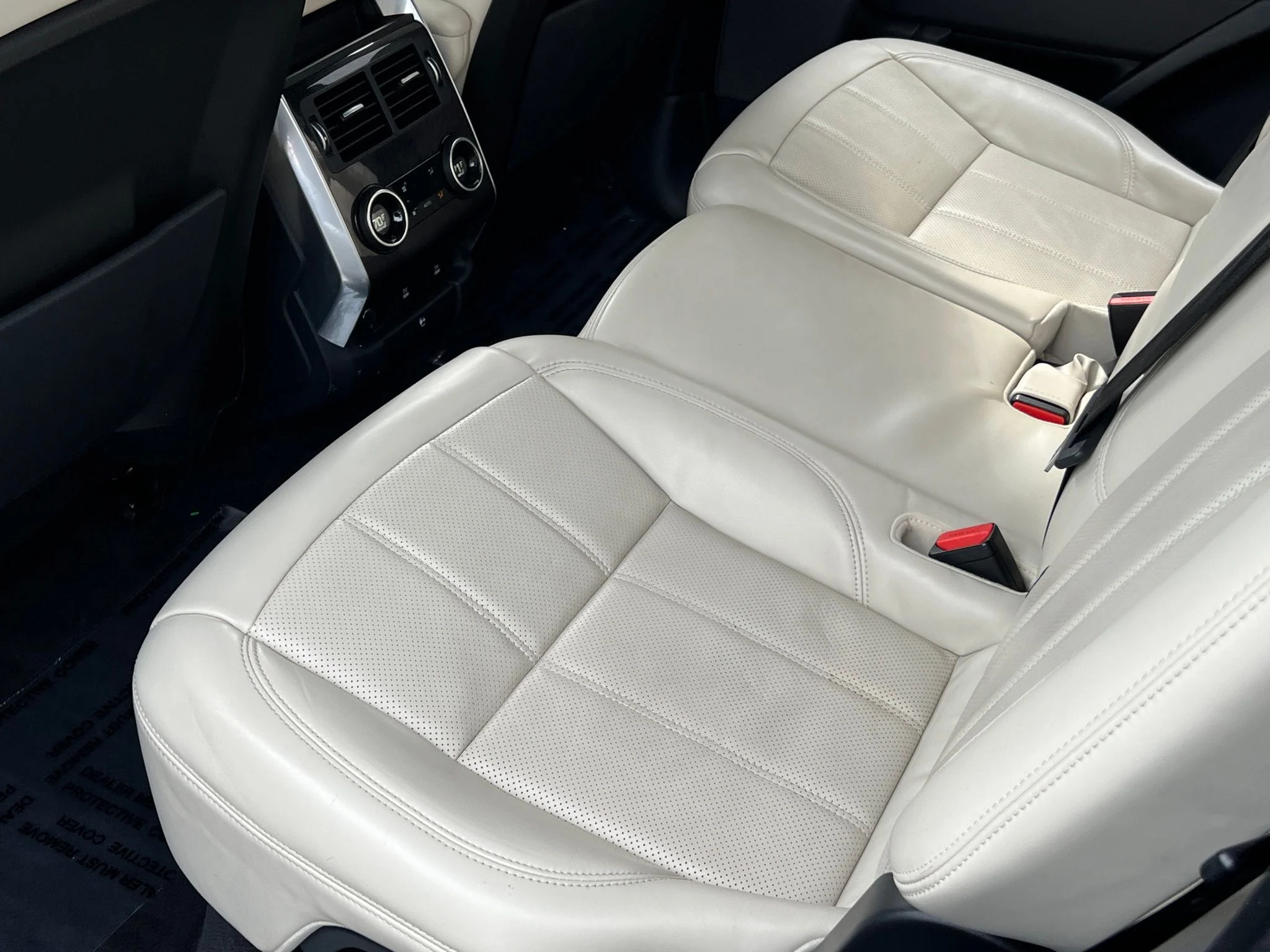 Used 2021  Land Rover HSE Silver Edition image 18