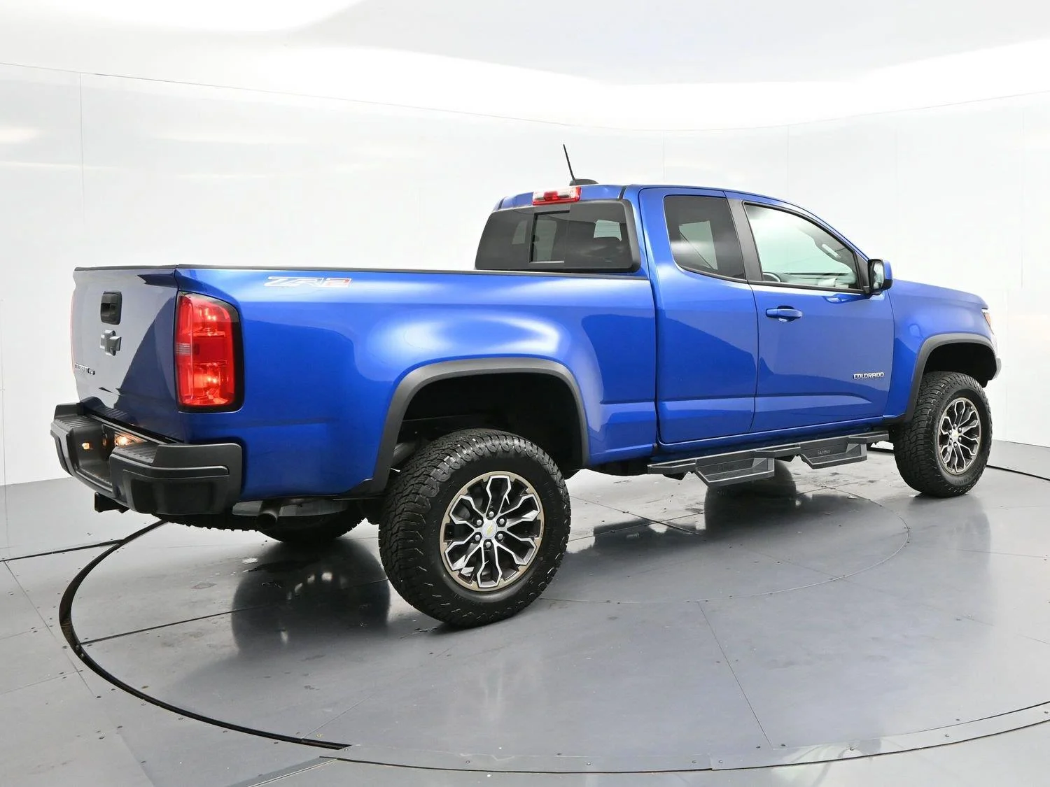 Used 2020 KINETIC BLUE METALLIC Chevrolet 4WD ZR2 image 7