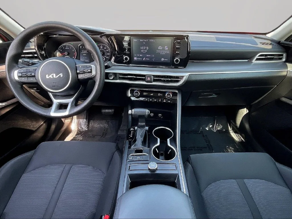 Used 2023 Red Kia LXS image 8