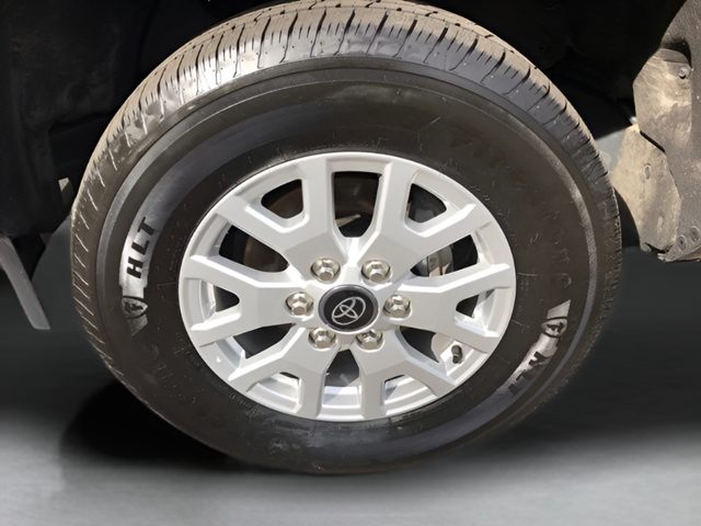 Certified Used 2025  Toyota SR5 image 21