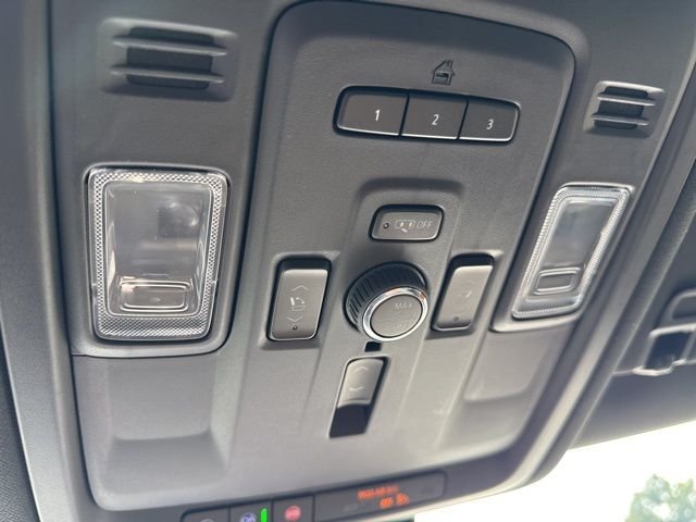 2024 GMC Yukon XL Denali - Photo 33