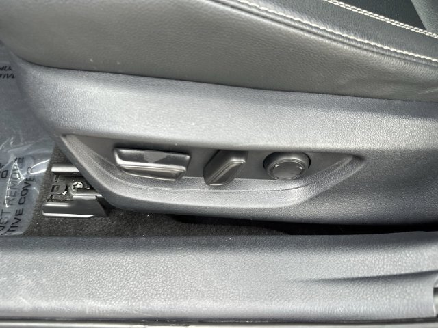 2025 Toyota Camry SE - Photo 12